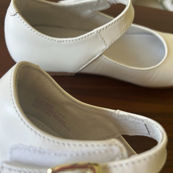 L'Amour Girls White Dress Shoes - Picture 4 of 6